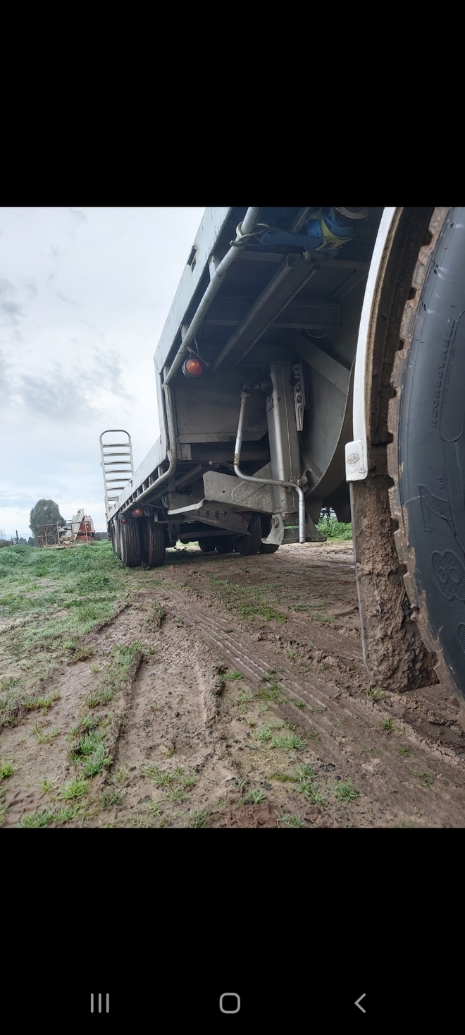 triaxle drop deck with ramps 