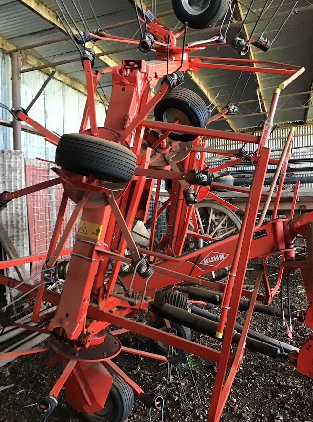 Kuhn GF 7802 Tedder Rake