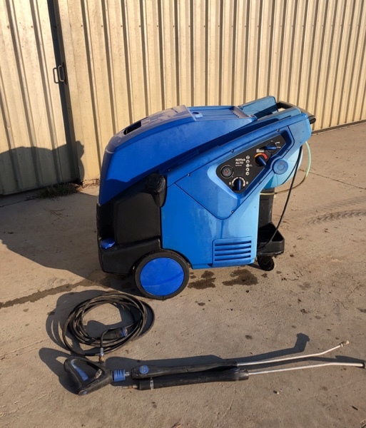 Pressure Washer
