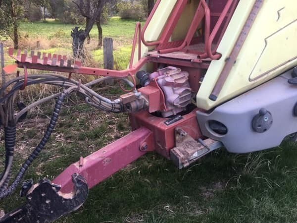 2009 Hardi 5030 Boom Spray