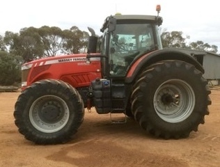 2014 Massey 8690 Tractor