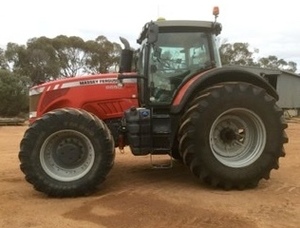 2014 Massey 8690 Tractor