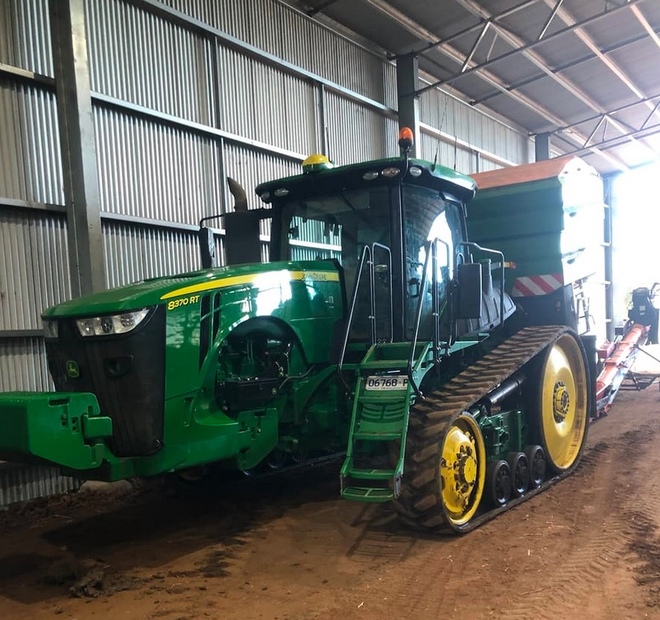 2017 John Deere 8370RT Track Tractor (Can deliver)