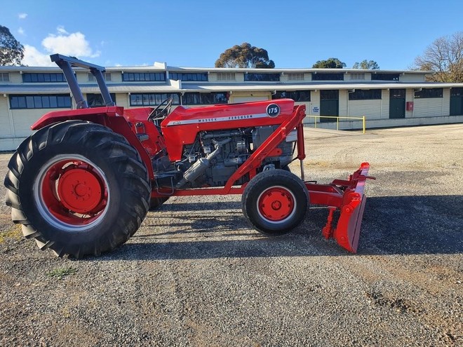 Massey Ferguson 175 Tractor & Underbody Front Blade