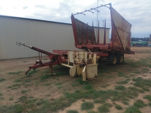 New Holland 1034 Stack Cruiser