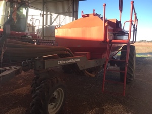 2002 Morris concept bar & Horwood air cart