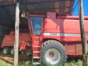 2004 Case IH 2388 Exclusive Header & 2005 Case IH 39ft 2052 Front