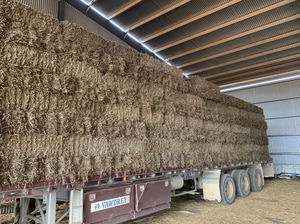 Pea straw - little squares