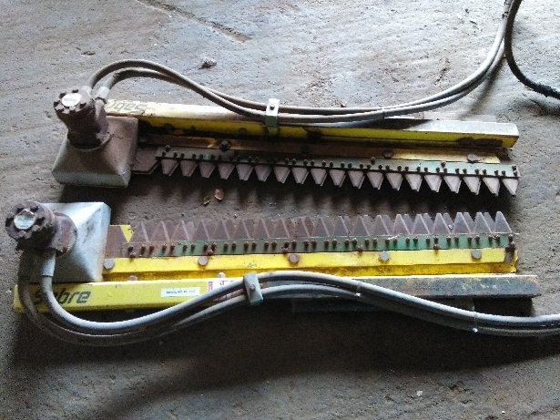 Sabre Vertical Knives for Windrower