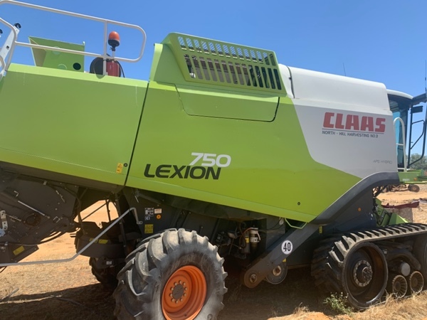 CLAAS 750 TT header / harvester  - 2% + GST Buyers Premium on all lots
