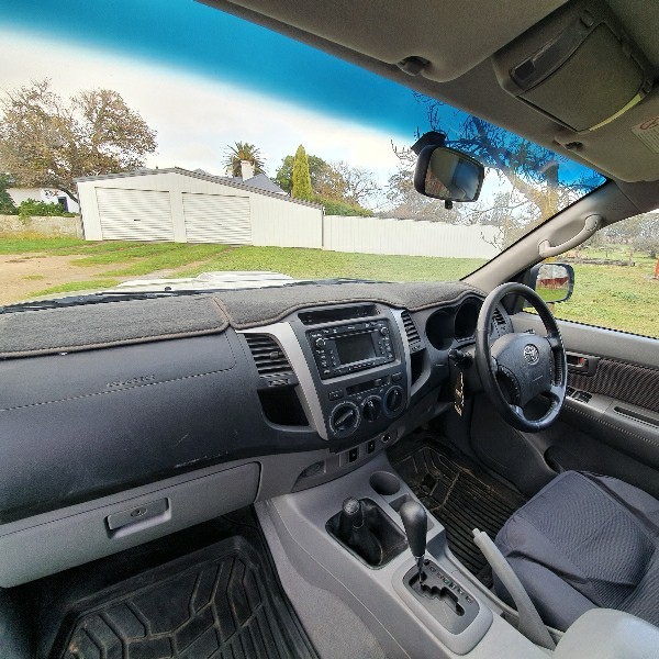 Toyota Hilux 2010 SR5 Auto diesel D4D.