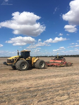 2010 Cat Challenger and 14 Foot Horwood Bagshaw Laser Bucket