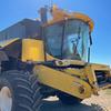2002 New Holland CX860 Harvester & 25ft Honeybee Front