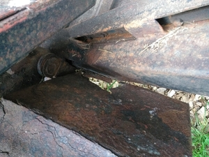 Swayn & McCabe Hay Feeder