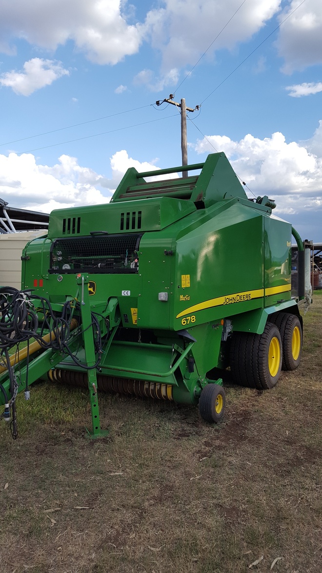 John Deere 678 Baler / Silage Wrapper
