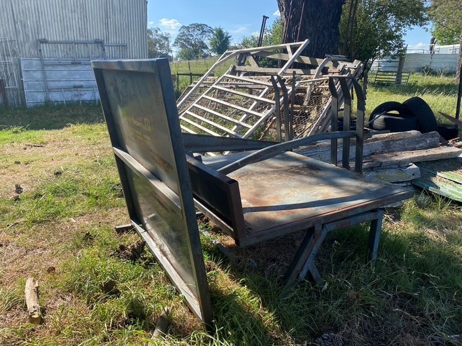 Under Auction - Under Auction (A131) - Ramage Engineering Table Style Calf Cradle 
